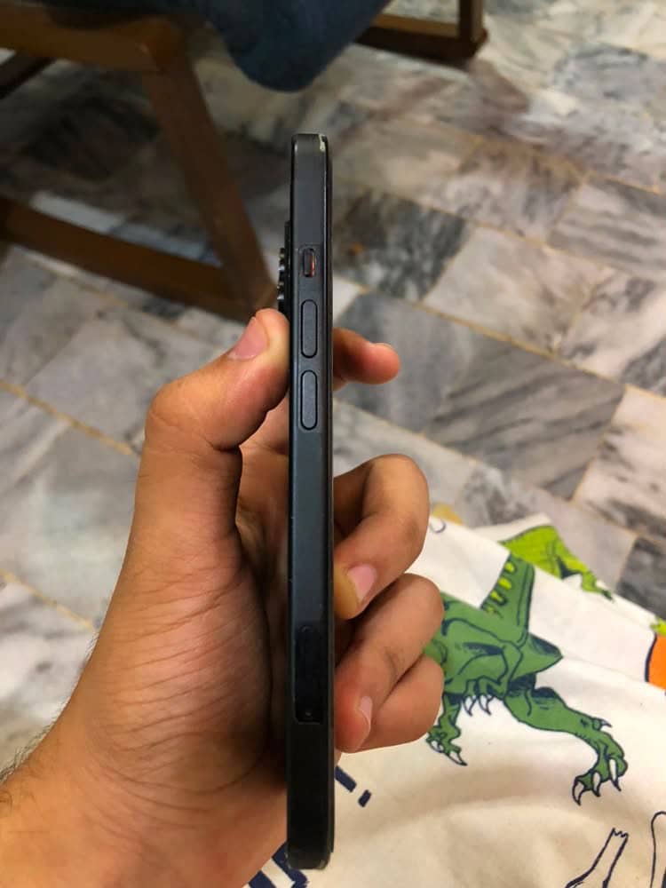 Apple iPhone 15 5