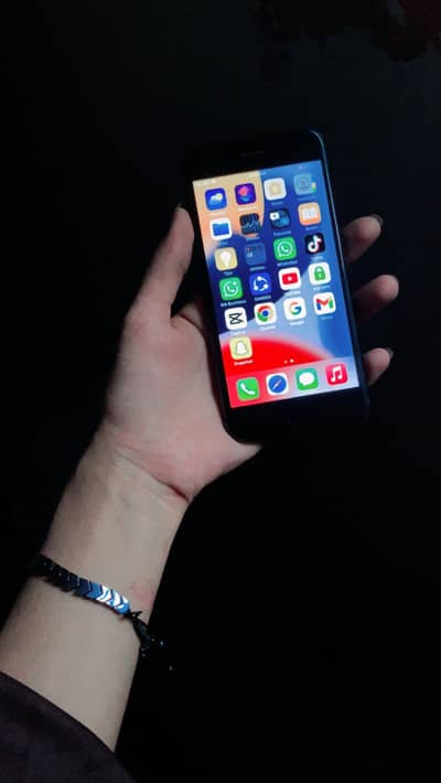 Apple iPhone 7