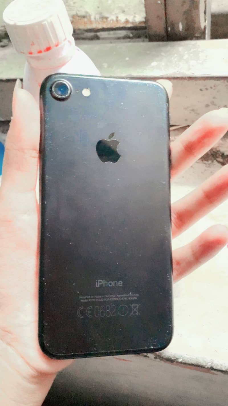 Apple iPhone 7 2