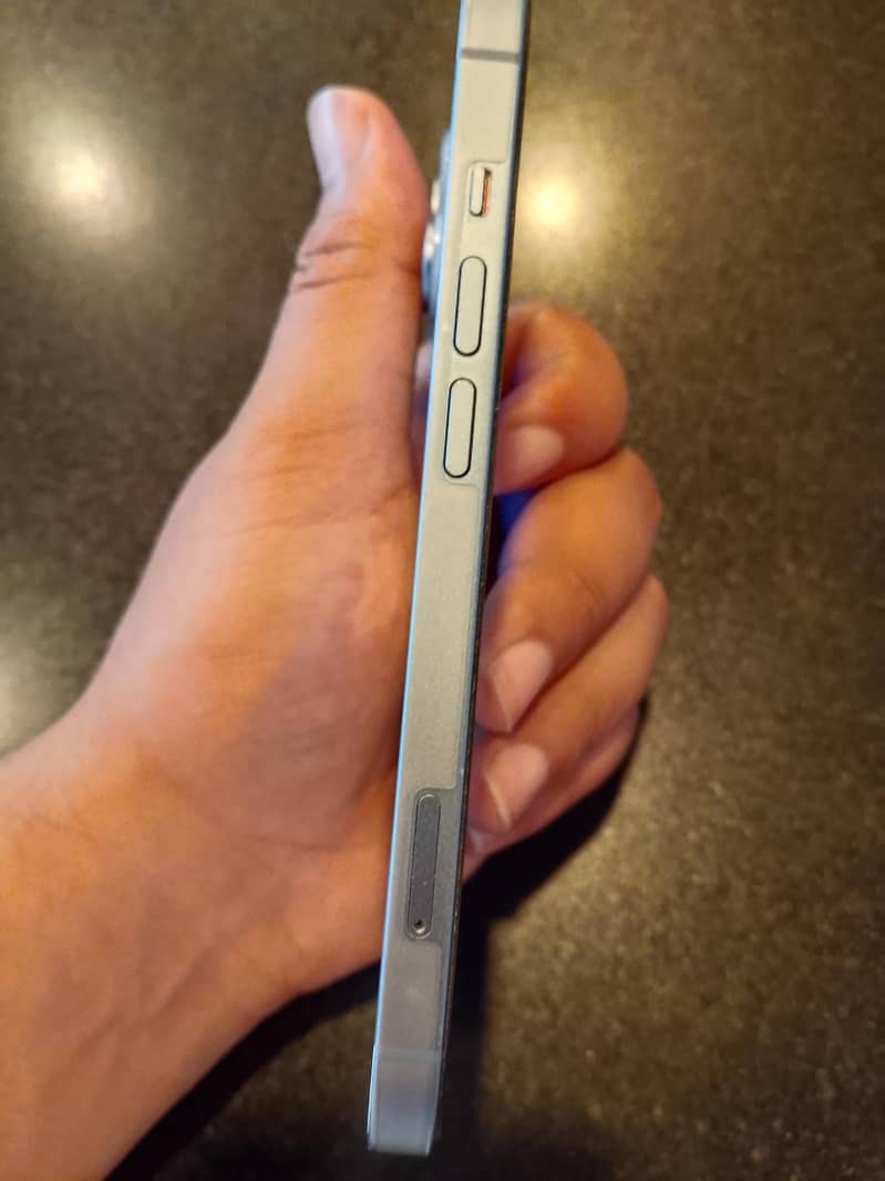 Apple iPhone 14 3