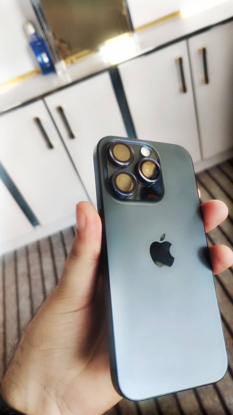 Apple iPhone 15 Pro 1