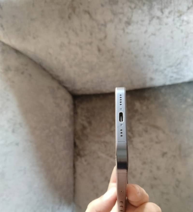 Apple iPhone 15 Pro 2