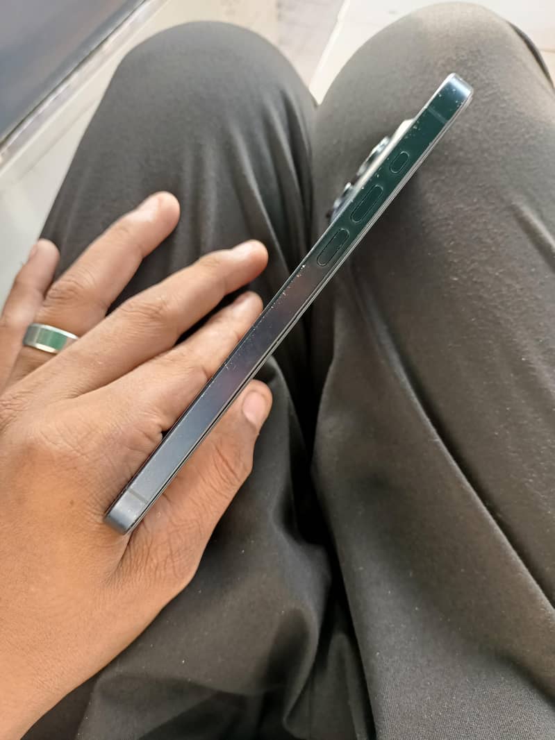 iphone 15 pro Max 256 4