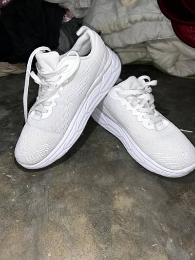 branded medicated shoes for men and girls both size 6 7