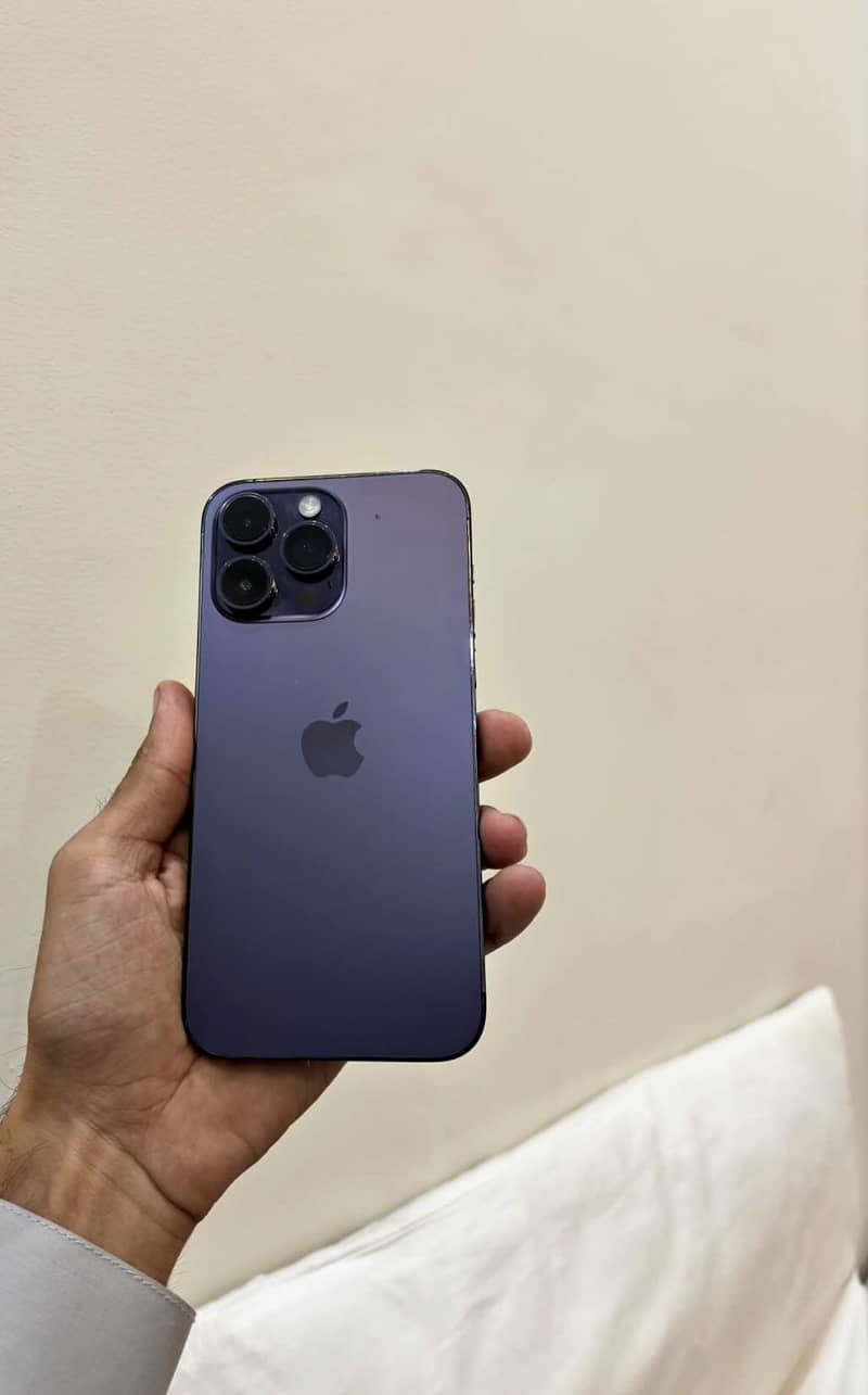 Apple iPhone 14 Pro Max 0