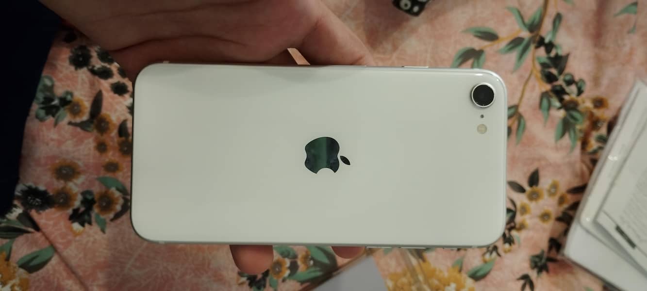 Apple iPhone SE 3 1