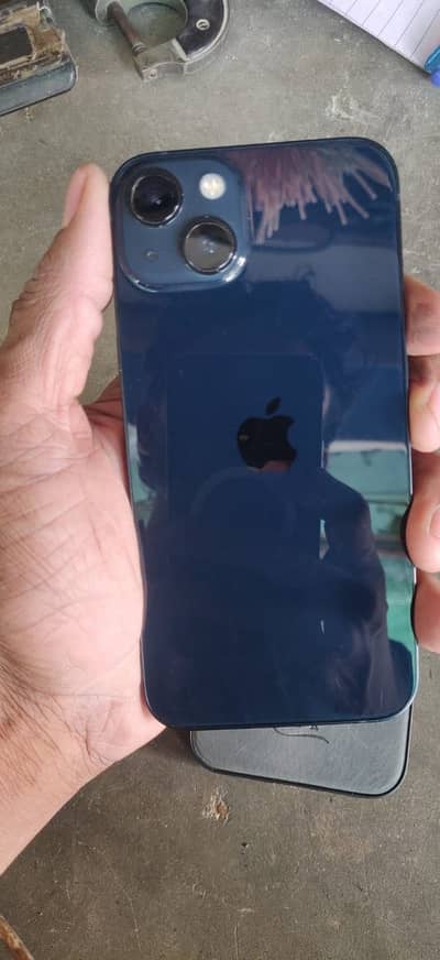 Apple iPhone 13