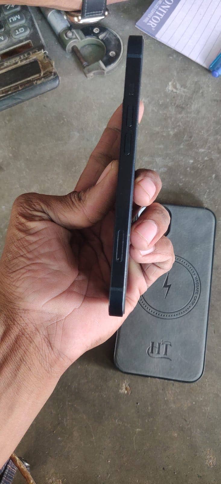 Apple iPhone 13 4