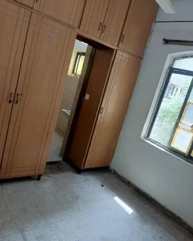 G-11/3 PHA E-Type First floor flat For Rent 1