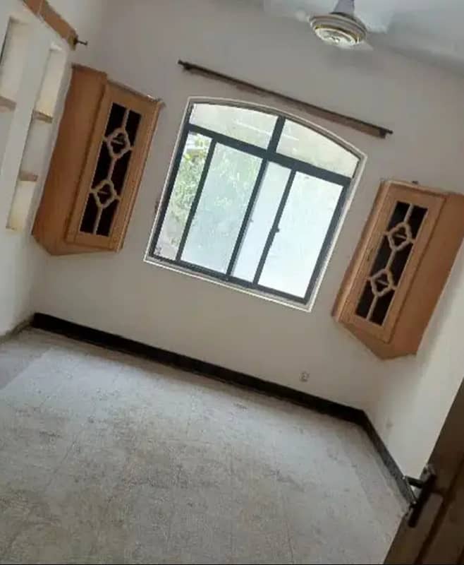G-11/3 PHA E-Type First floor flat For Rent 4