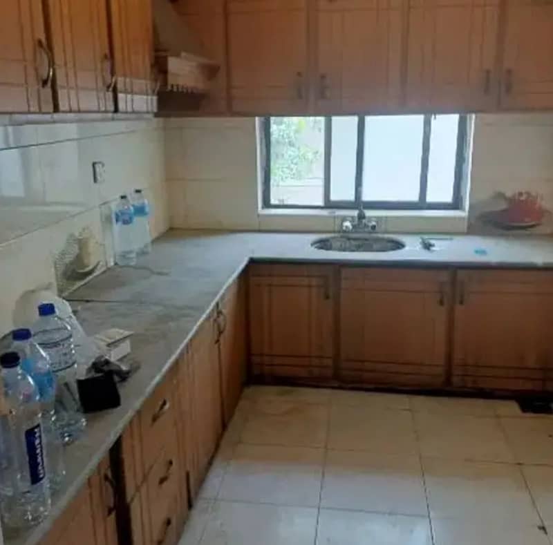 G-11/3 PHA E-Type First floor flat For Rent 6