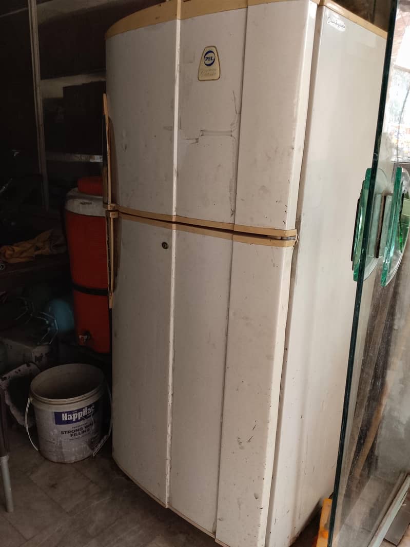 pel Refrigerator 0
