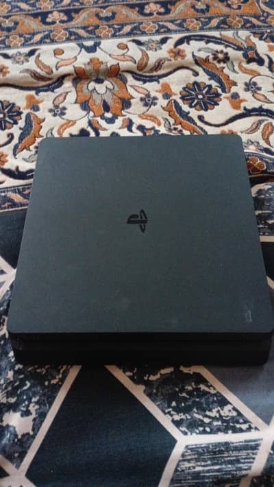 Playstation 4 slim 500gb.