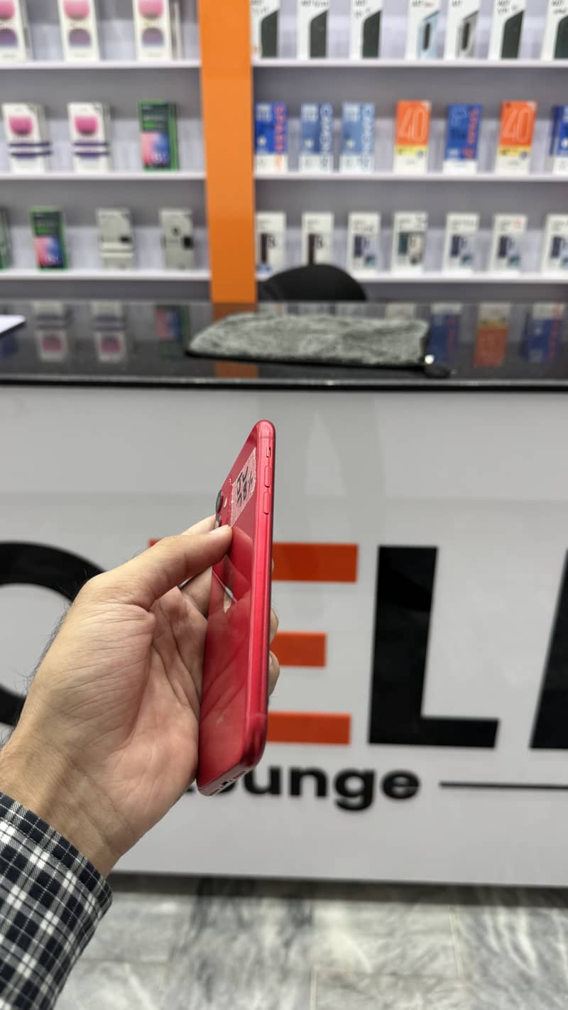 Apple iPhone 11 3