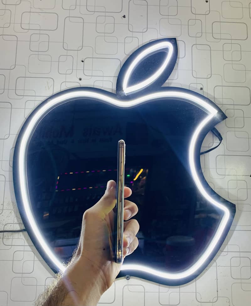 Apple iPhone 11 Pro Max 3