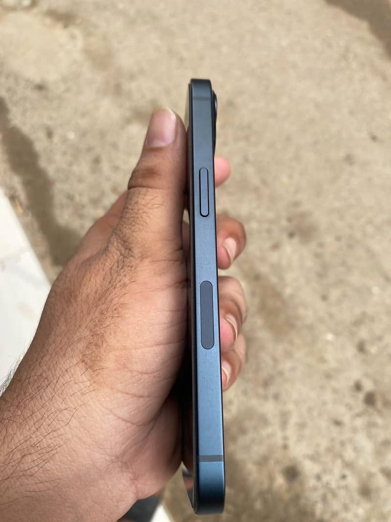 Apple iPhone 13 3