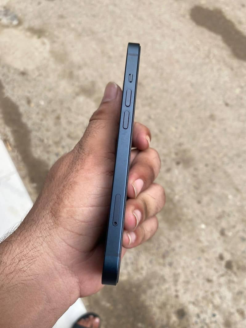 Apple iPhone 13 4