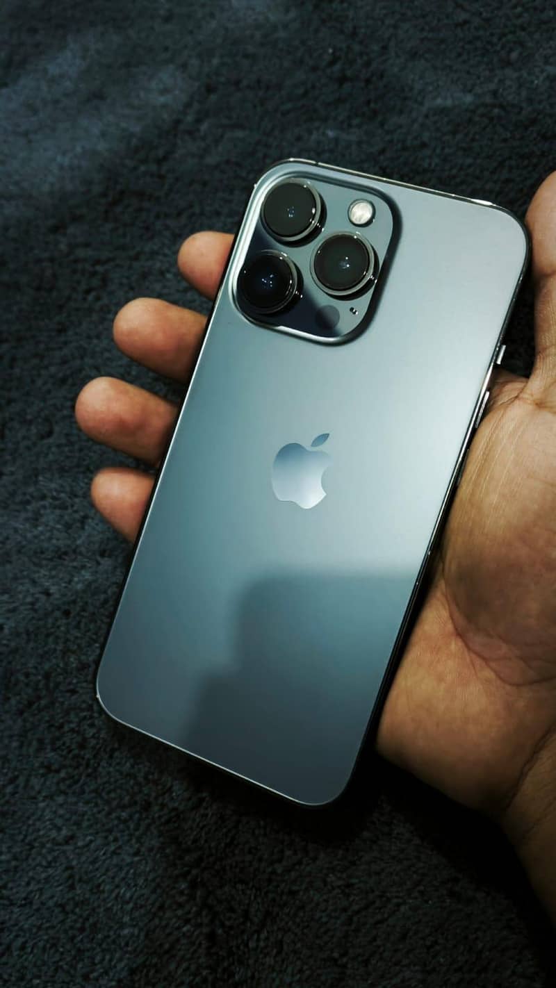 Apple iPhone 13 Pro 2