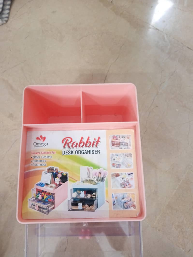 makeup organizer 2