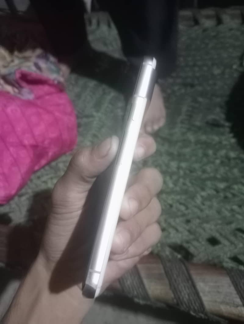 Google Pixel 8a 3