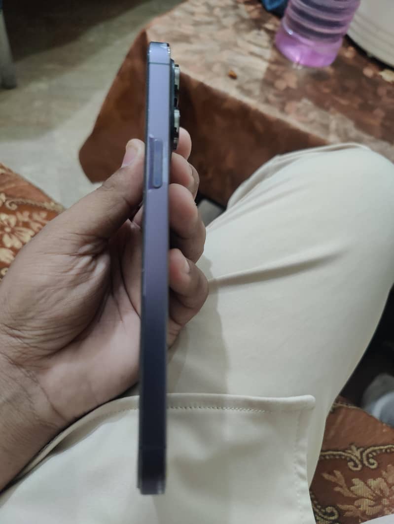 Apple iPhone 14 Pro Max 2