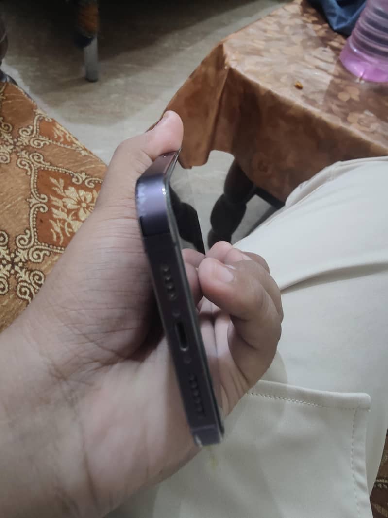 Apple iPhone 14 Pro Max 4