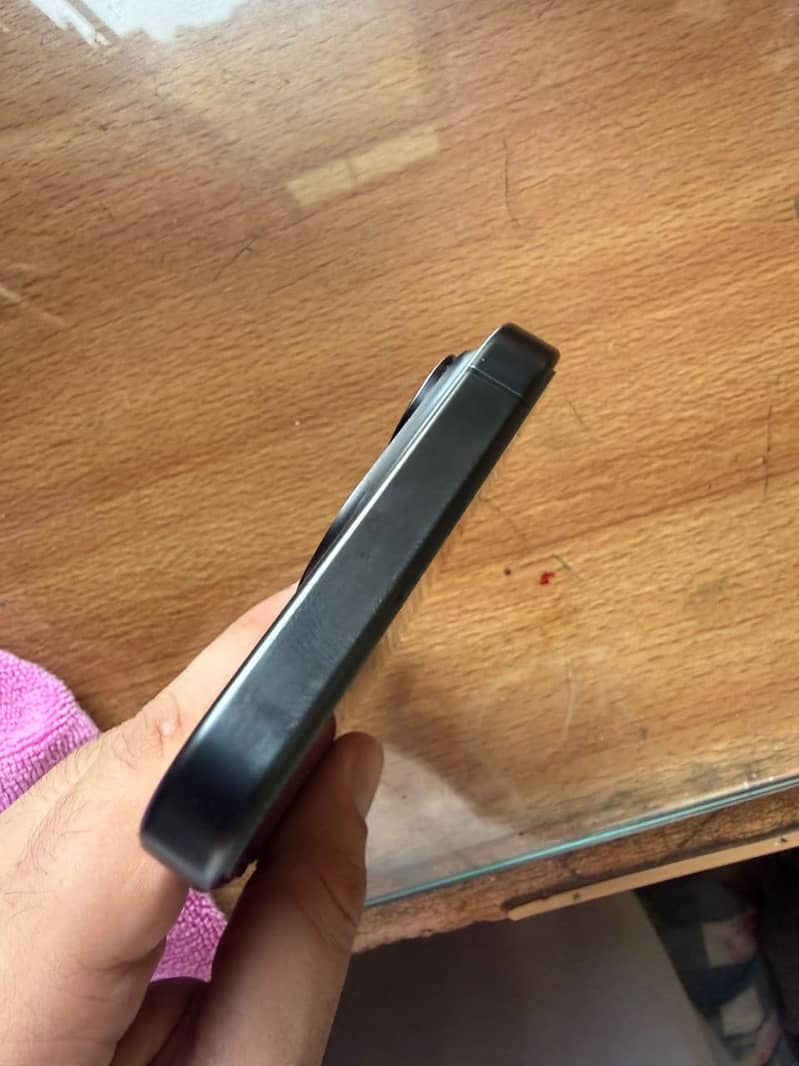 Apple iPhone 15 pro 0