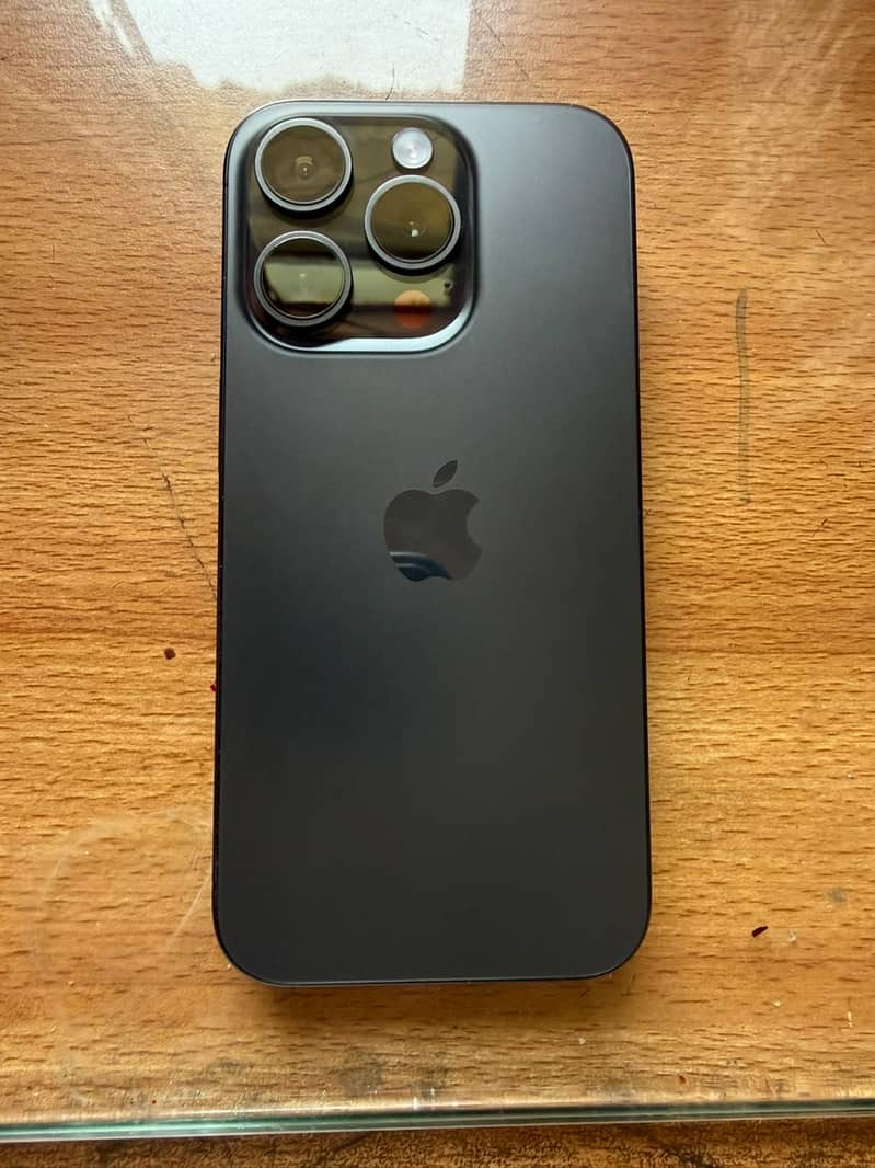 Apple iPhone 15 pro 2