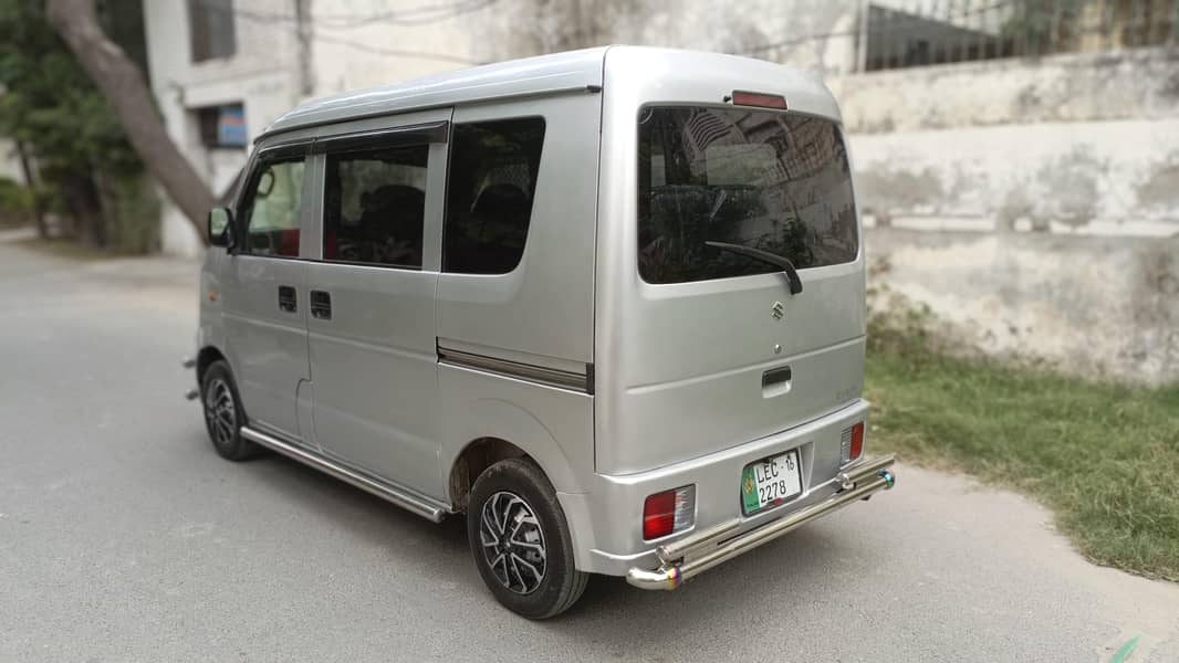 Suzuki Every 2011 5