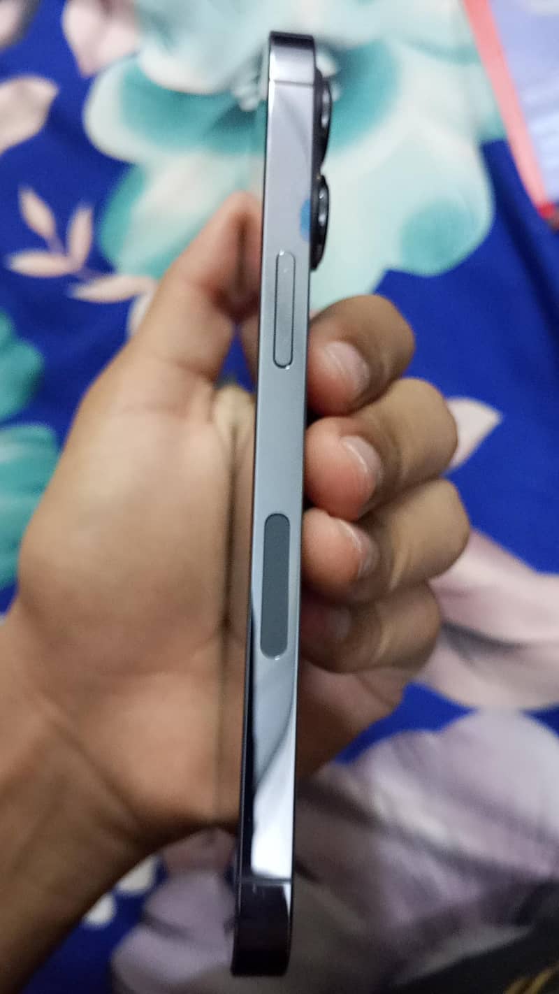 Apple iPhone 13 Pro 2