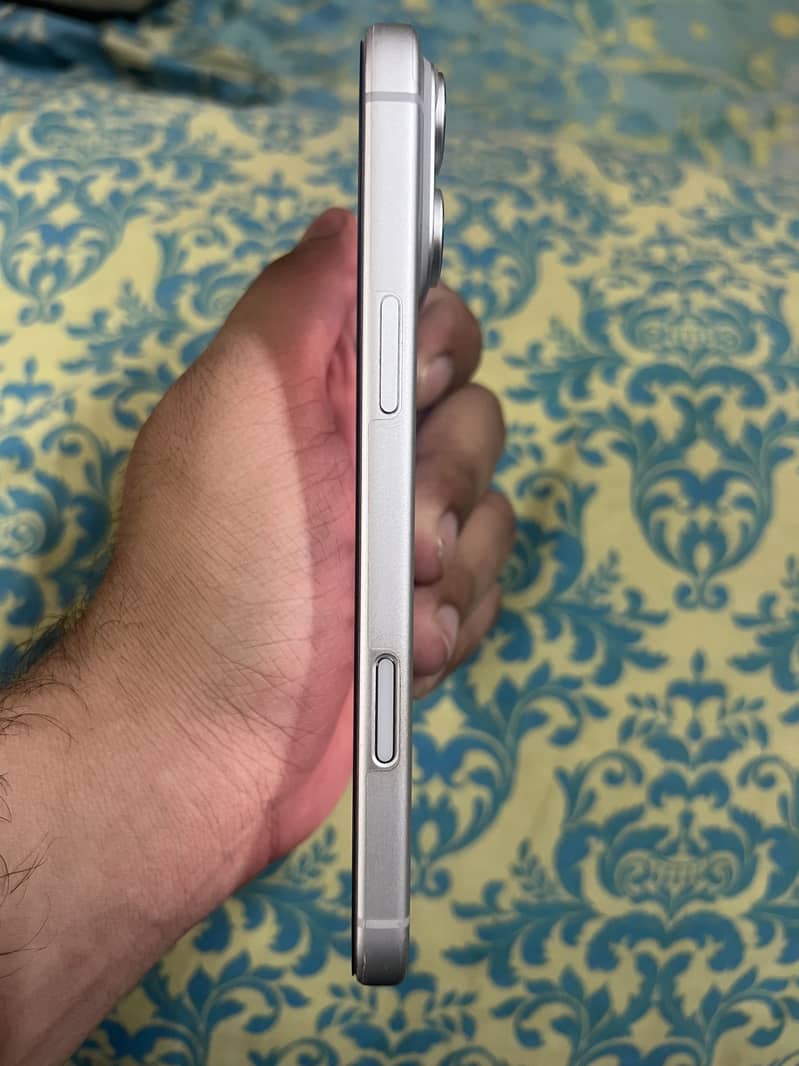 Apple iPhone 17 Pro Max 2