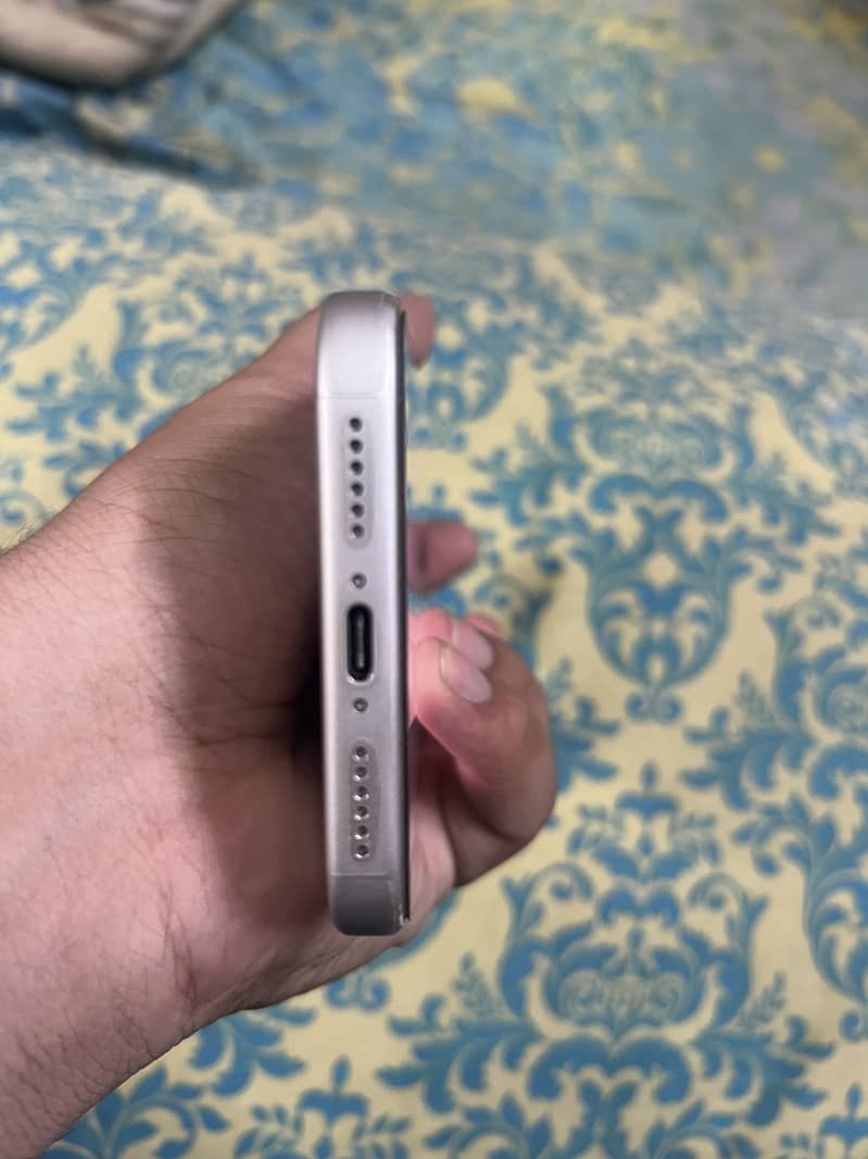 Apple iPhone 17 Pro Max 4