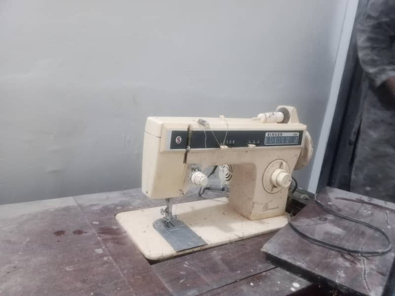 singer sewing machine 0