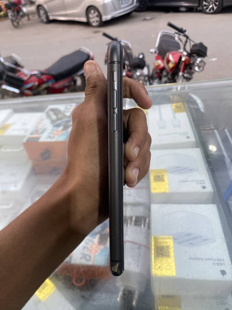 Apple iPhone 11 1