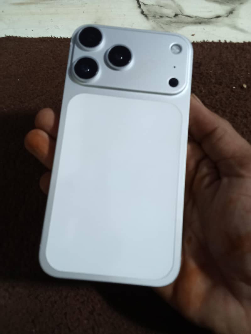 Apple iPhone XR 4