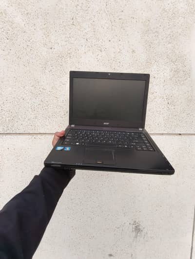 Core i5 laptop 4/256gb battery