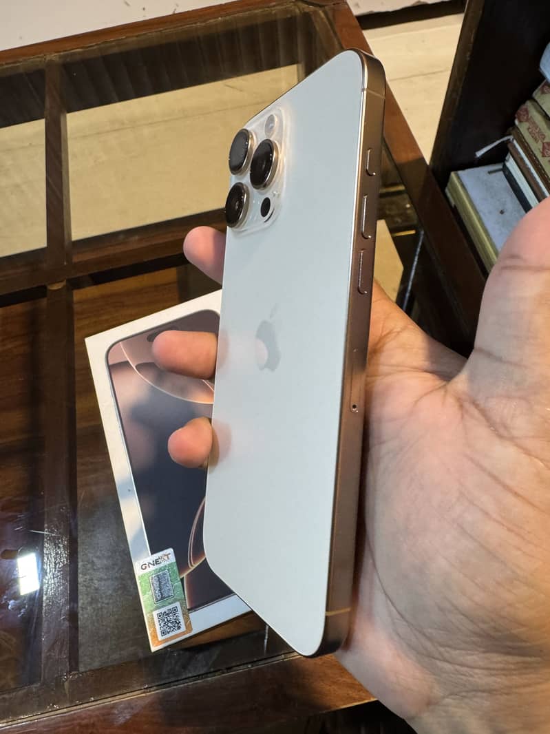 Apple iPhone 16 Pro Max 3