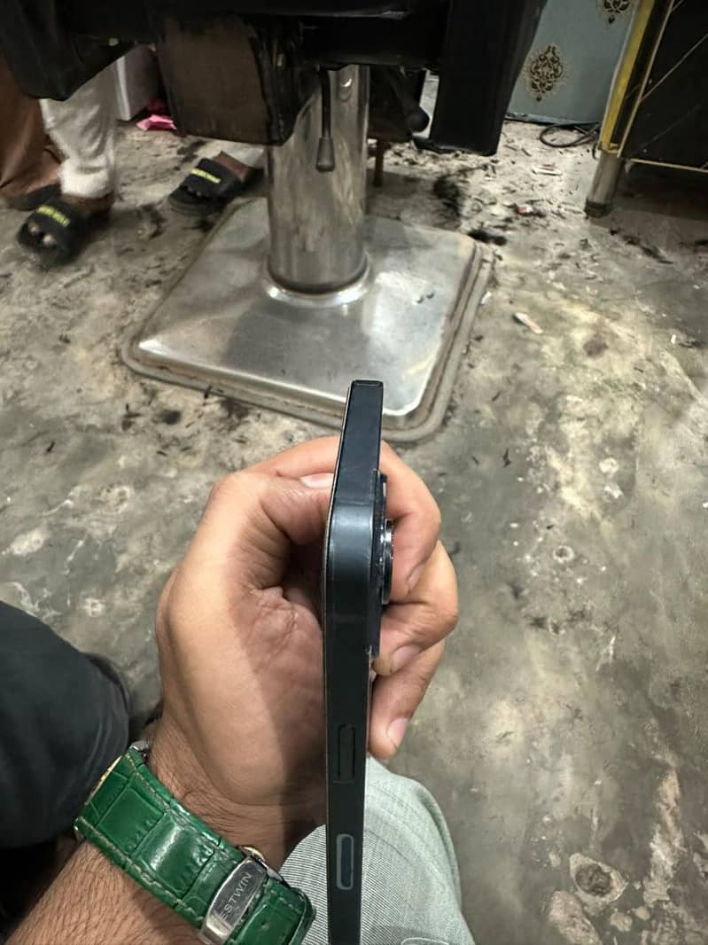 Apple iPhone 14 1