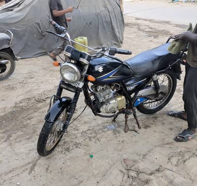 Suzuki 150 for sale contact on 03332455574