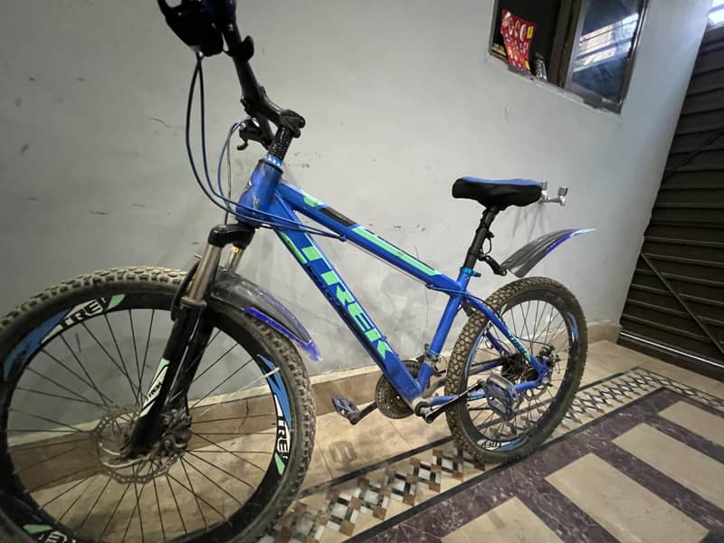 TREK BICYCLE 1