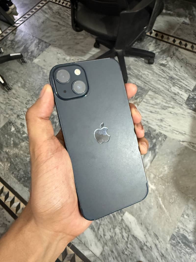 Apple iPhone 13 1