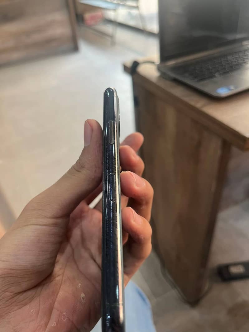 Apple iPhone 11 Pro 5