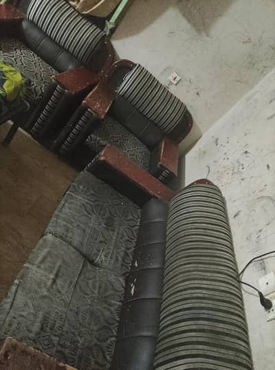 room set 4 seeter sofa reasonable price