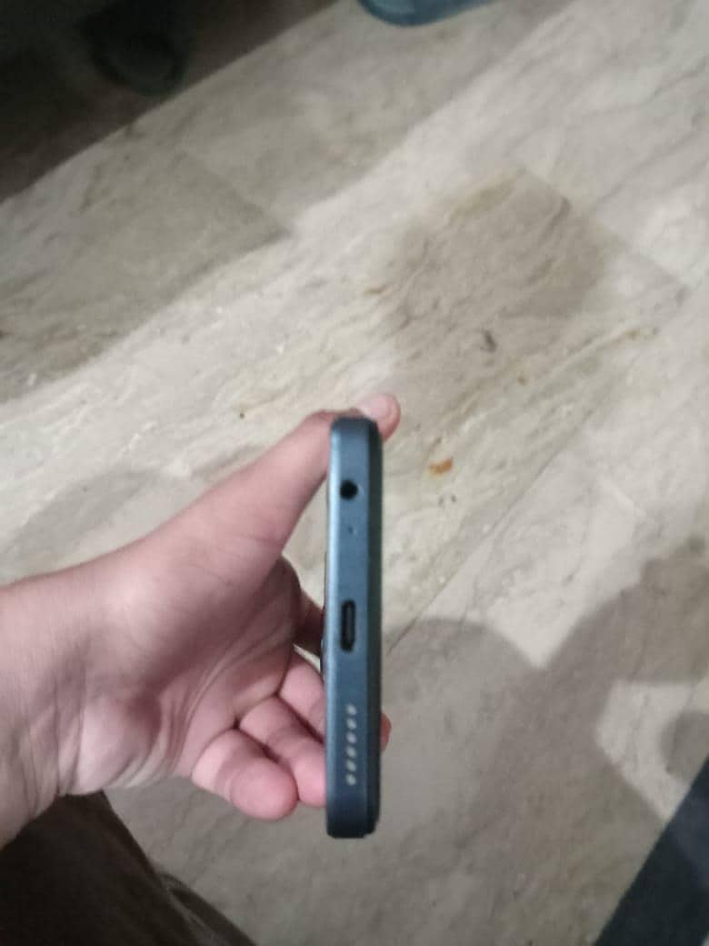 Tecno Spark 20C 4