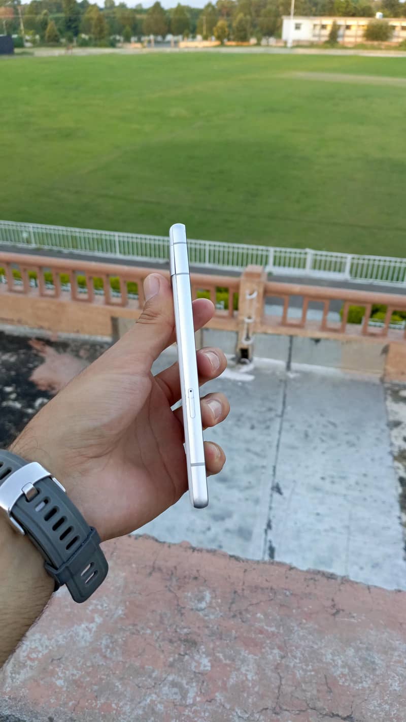 Google Pixel 7a 2