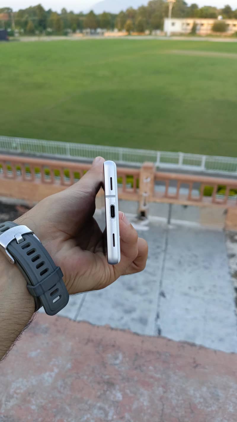 Google Pixel 7a 3