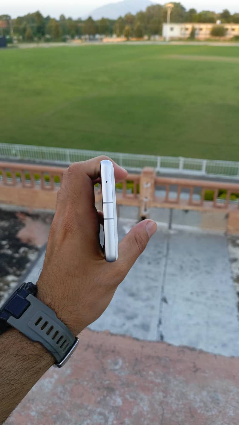 Google Pixel 7a 4