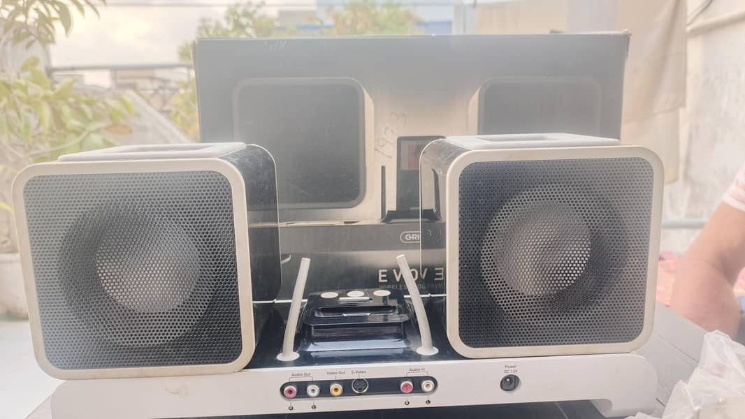 Griffin Evolve Wireless sound system 2