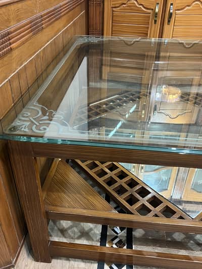 Dining table for sale