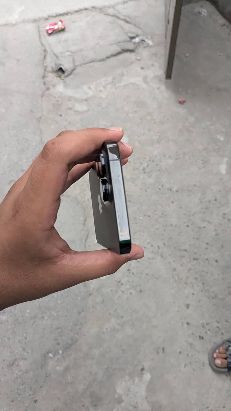 Apple iPhone 14 Pro Max 6